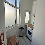 Flat 5 Apartment *
