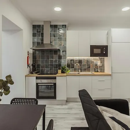 Flat 5 * Amadora