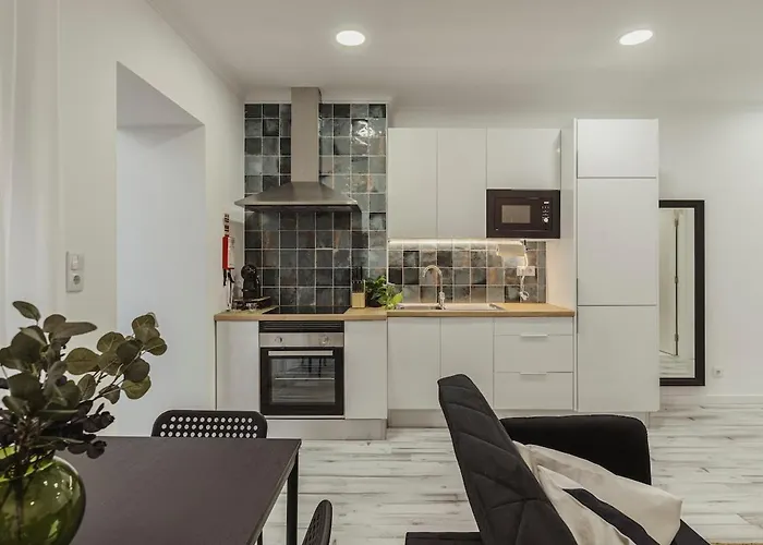 Flat 5 * Амадора